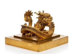 Dời ngày đấu giá hiện vật được cho là ấn vàng của vua Bảo Đại ở Pháp