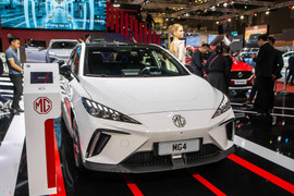 Cận cảnh xe điện giá rẻ MG4 tại VMS 2022