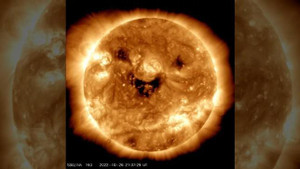 Ba hố đen xuất hiện, Mặt trời đe dọa Trái đất bằng các cơn bão địa từ