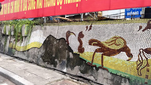 Xót xa loạt công trình nghệ thuật xuống cấp ở Hà Nội