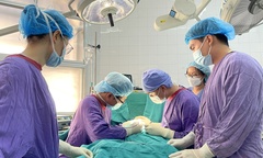 Bé 6 tuổi suýt phải cắt dương vật do sùi mào gà thể nặng
