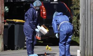 Điều tra vụ vỡ cửa sổ gây ra cái chết cho sinh viên đại học