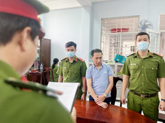 Bắt giám đốc mua bằng bác sĩ giả để mở phòng khám nha khoa ở An Giang