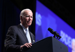 Tổng thống Mỹ kêu gọi các công ty dầu khí ngừng 'làm lợi từ chiến tranh'