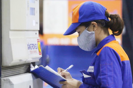 Giá xăng tăng hơn 400 đồng/lít