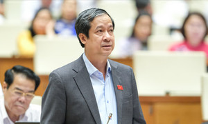 Bộ trưởng GD&ĐT: Giáo viên đi dạy 5 năm, thu nhập chỉ 6 triệu đồng/tháng