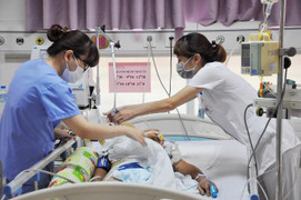 Thiếu hụt điều dưỡng viên trầm trọng, bệnh nhân chịu thiệt thòi