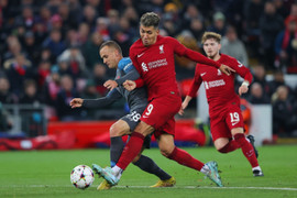 Kết quả Cúp C1: Đánh bại Napoli, Liverpool không chiếm được ngôi đầu bảng