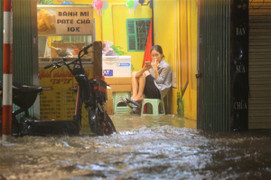 Hà Nội 'mưa là lụt, không mưa cũng ngập', Bộ trưởng Xây dựng lý giải nguyên nhân