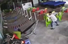 Thanh niên yếu bóng vía thành 'cao thủ võ lâm' khi có biến