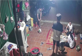 Vợ cười ha hả khoái chí khi chồng bơm vỡ bóng 