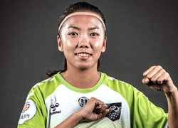 Huỳnh Như lần đầu đá chính, ghi 2 bàn cho đội bóng Bồ Đào Nha