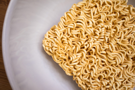 Chuyên gia giải đáp các vấn đề liên quan sức khỏe khi sử dụng mì ăn liền