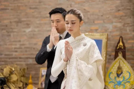 Nhan sắc 'bông hồng lai' đình đám sắp cưới đại gia Thái Lan 