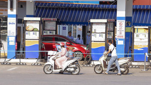 Bất cập thị trường khiến thiếu hụt xăng dầu ở Hà Nội