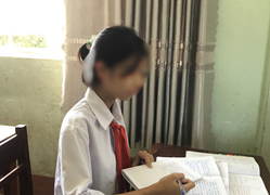 Bình Định: Thông tin mới về nữ sinh bị bạn vào tận nhà đánh đến co giật