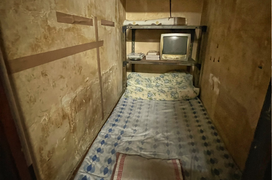 Thuê khách sạn giá rẻ để tiết kiệm, chàng trai 'choáng' khi đến nhận phòng