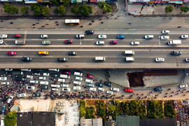 Sở GTVT Hà Nội nêu lý do không thể xén vỉa hè thu hẹp lô cốt chiếm đường