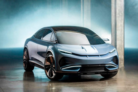 SUV điện Italy gây ấn tượng với kiểu mở cửa cánh chim