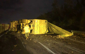 Hai xe va chạm trên cao tốc Đà Nẵng - Quảng Ngãi, giao thông ách tắc hơn 7 tiếng