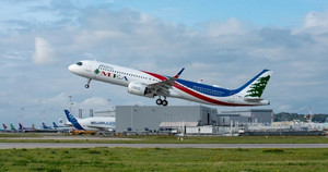 Máy bay chở khách trúng đạn ở Lebanon