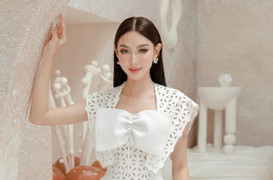 Ngắm vẻ khác lạ của Hoa hậu Thùy Tiên với phong cách kẹo ngọt