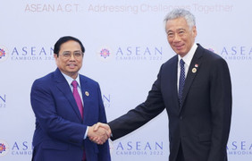 Thủ tướng Phạm Minh Chính gặp Thủ tướng Singapore, Australia