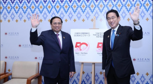 Thủ tướng Phạm Minh Chính gặp Thủ tướng Nhật Bản Kishida Fumio