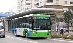 Hà Nội: Xe điện kết nối BRT liệu có khả thi?