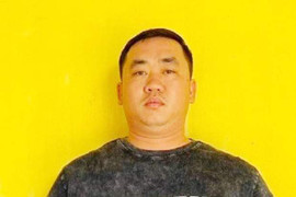 Bình Thuận: Kẻ dùng súng bắn liên tiếp vào tiệc cưới để đòi nợ ra đầu thú