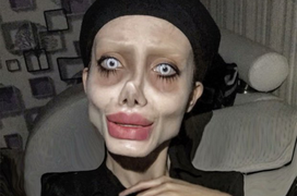 Cô gái ở tù vì tạo hình ‘thây ma' giống Angelina Jolie gây sốc khi lộ mặt mộc