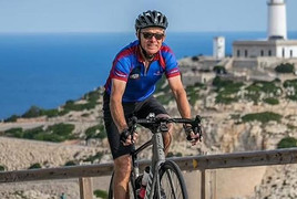 Loại ung thư khiến người đàn ông đang khỏe mạnh bỗng đứng không vững