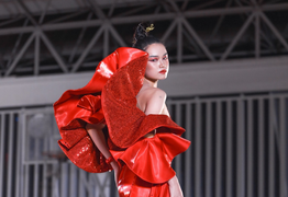 Sinh viên Kiến trúc khoe đồ án bằng show thời trang chuyên nghiệp