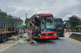 Hà Tĩnh: Xe khách gây tai nạn liên hoàn, 1 người chết, nhiều người bị thương