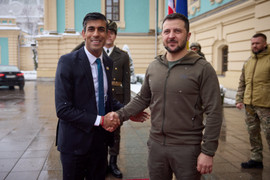 Thủ tướng Anh đến Kiev, cam kết hỗ trợ Ukraine