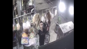 Mua nợ ở quán vỉa hè thời 4.0