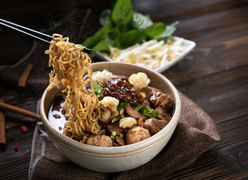 Chuyên gia bật mí cách sử dụng thức ăn nhanh an toàn, lành mạnh