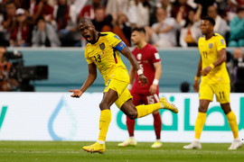 Công nghệ cứu 1 bàn thua, Qatar vẫn bại trận trước Ecuador