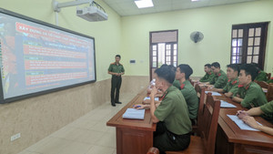 Thầy giáo trẻ ba lần được Bộ trưởng Bộ Công an tặng bằng khen