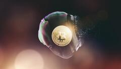 Bitcoin xuống đáy 2 năm