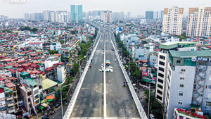 Hàng trăm công nhân thi công những hạng mục cuối cùng Vành đai 2 Hà Nội