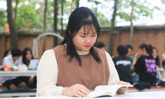 Nữ thủ khoa nhận cùng lúc 2 bằng đại học từng sốc vì trượt nguyện vọng yêu thích