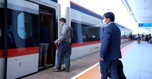 Sang Lào đi tàu đường sắt cao tốc