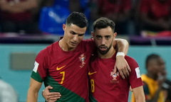 Bruno Fernandes: Cứ chỉ trích Ronaldo tiếp đi