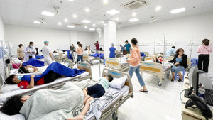 Ngộ độc thực phẩm tại Trường iSchool Nha Trang: Còn 32 học sinh chưa xuất viện