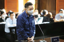 Bố bé gái 8 tuổi bị 'dì ghẻ' hành hạ đến chết bị đề nghị mức án 6-8 năm tù