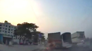 Ấn Độ: Xe tải đâm liên hoàn 48 xe con, xe máy khiến nhiều người bị thương