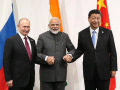 Trung Quốc, Ấn Độ đang ép Nga giảm giá dầu? 