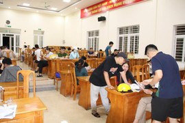 Quảng Bình: 300 cảnh sát truy quét hàng loạt ổ nhóm lô đề ở TP Đồng Hới