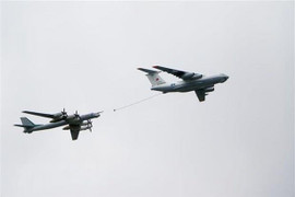 Lần đầu máy bay ném bom Nga và Trung Quốc hạ cánh xuống sân bay của nhau
